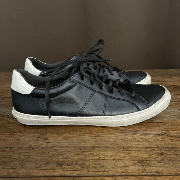 Old Navy Court Sneaker - Picture 3 of 9